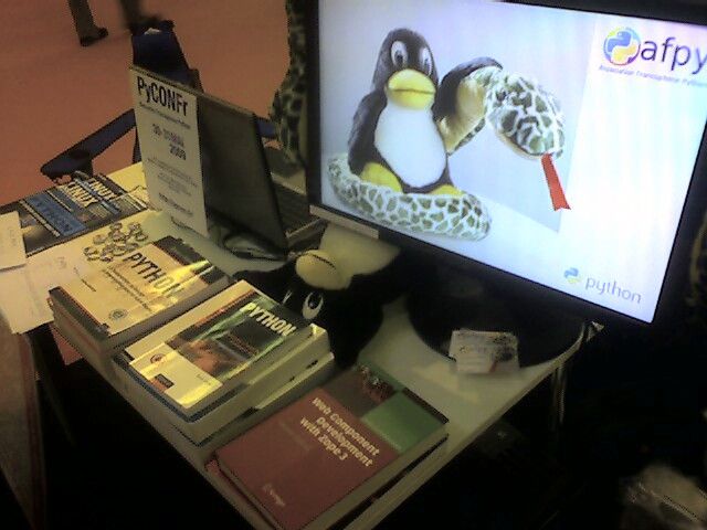 Tux et Python en 3d-Relief pour le stand AFPY